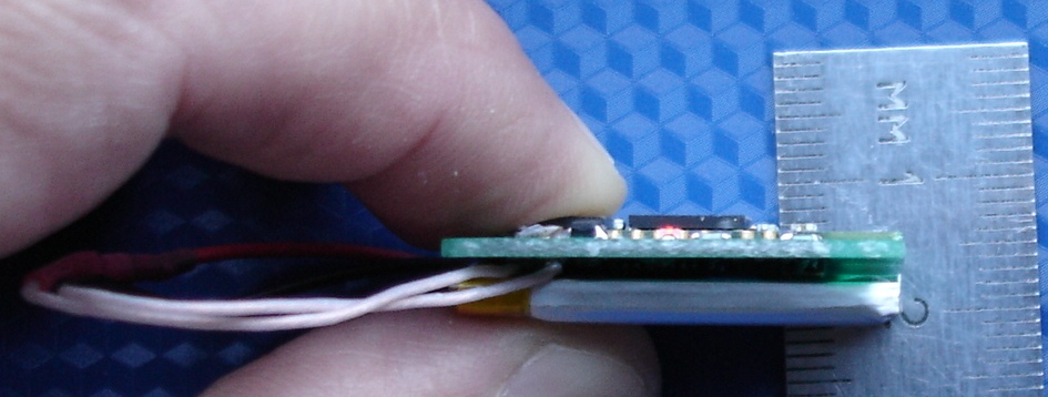 акселерометр Bluetooth с аккумулятором (вид сбоку)